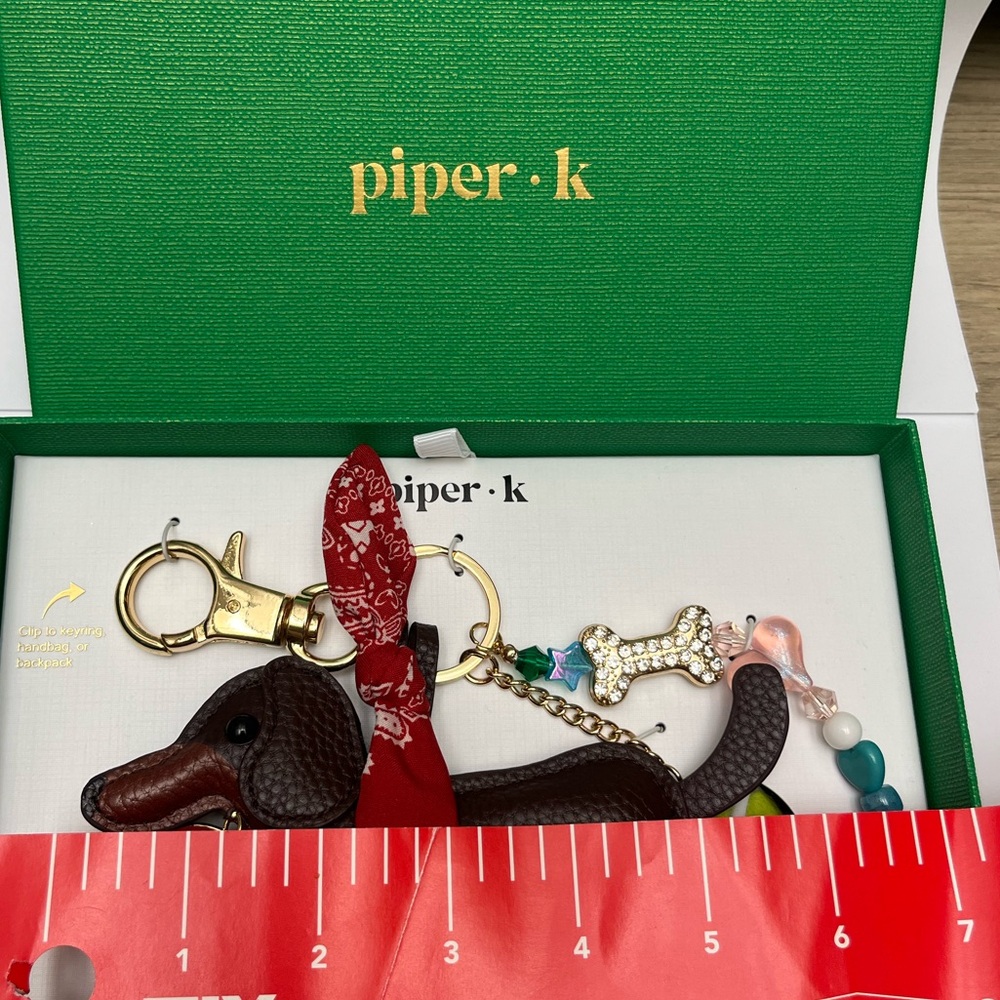 NWT ⚜️🤎⚜️ PIPER K Adorable Dachshund Doggie Key Chain Bag Charm - Picture 12 of 15